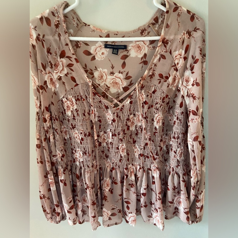 Rose XS American Eagle blouse